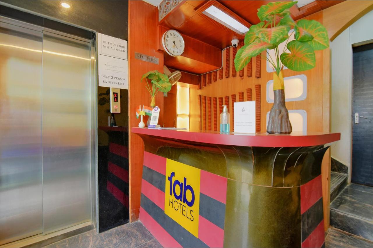 Fabhotel Middleton Desire - Nr Niladri Vihar Square ブバネーシュワル エクステリア 写真